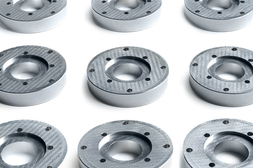 Protolabs lance l'anodisation et la conversion au chromate accélérés pour les pièces usinées
